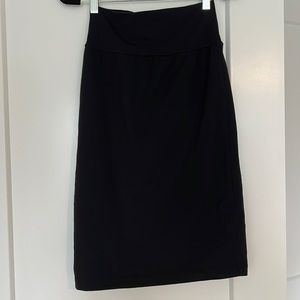 Velvet by Graham & Spencer stretch cotton knee length skirt, size medium.
